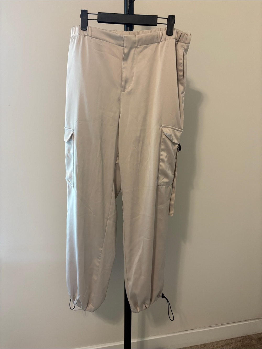 H&M satin like cargo
